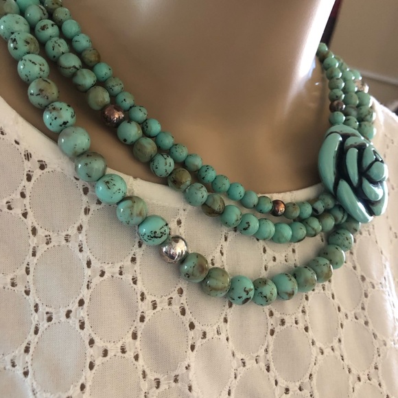 Matching Turquoise Beaded Necklace & Bracelet set with Rose Pendant 👗🐬 - Picture 10 of 11